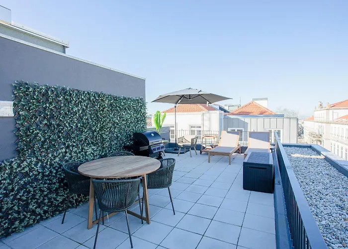 Liiiving In Porto-Modern & Glam Rooftop Apartment