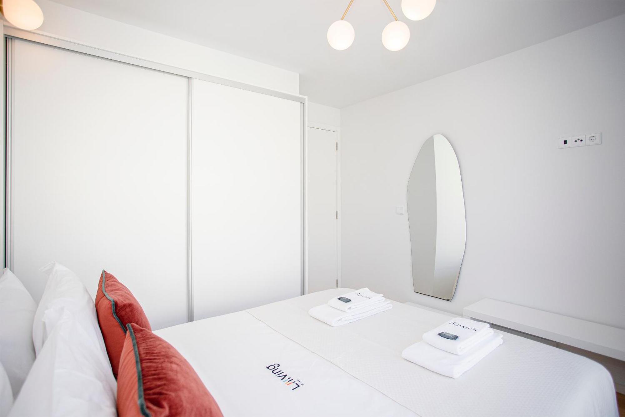 Liiiving In Porto-modern & Glam Rooftop