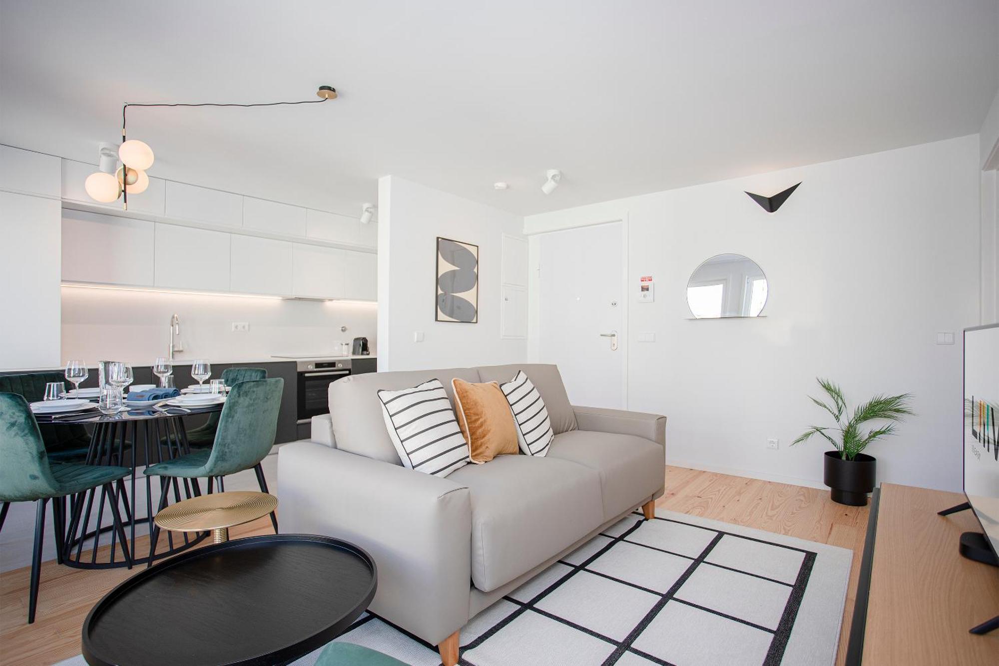 Liiiving In Porto-modern & Glam Rooftop