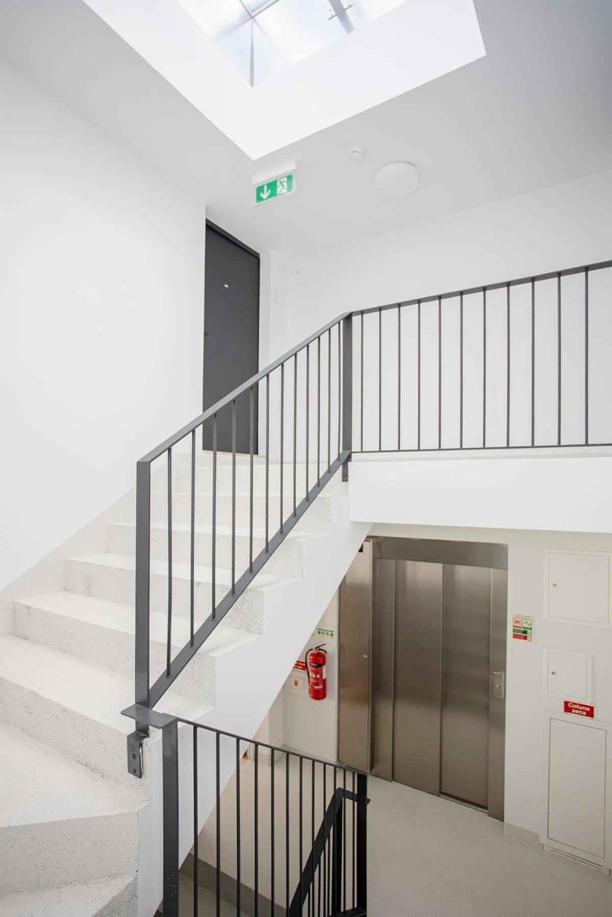 Apartment Liiiving In Porto-modern & Glam Rooftop *