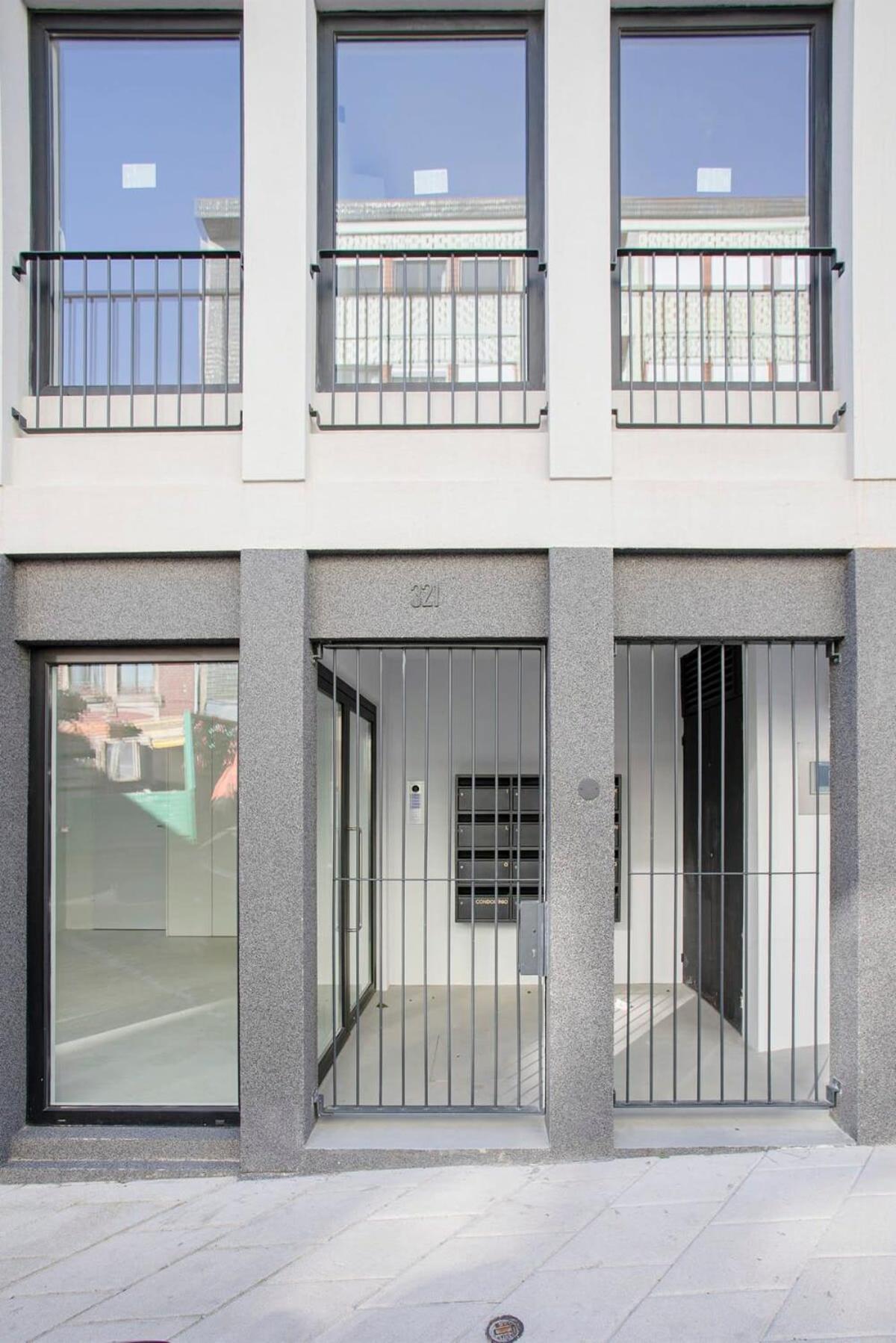 Liiiving In Porto-modern & Glam Rooftop